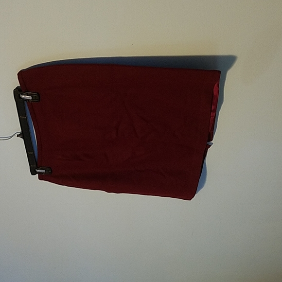 Like new wine color wool skirt - Picture 1 of 7